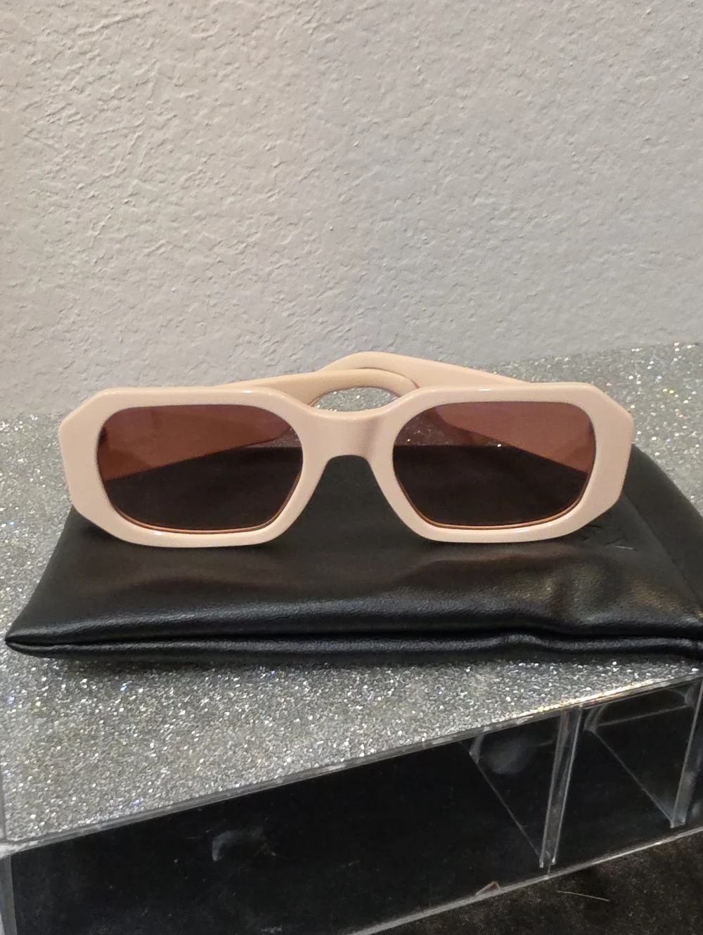 Quay Australia Hyped Up Square Sunglasses- Pink